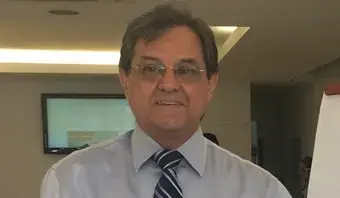 Dr. Antônio Carlos V. Lopes assume presidência da Academia de Medicina da Bahia